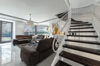 Domy na sprzedaż, 7-pokojowe, Prešov · €790 000