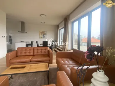 Mieszkania na wynajem, 4-pokojowe, Nitra · €1300