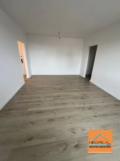 Na predaj 3-izbový byt, 75 m², Bratislava-Ružinov, Jadrová