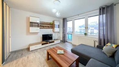 Na prenájom 2-izbový byt, 55 m², Bratislava-Vrakuňa, Bebravská
