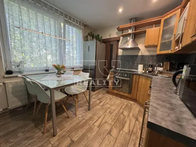 Mieszkania na sprzedaż, 4-pokojowe, Vráble · €169 900