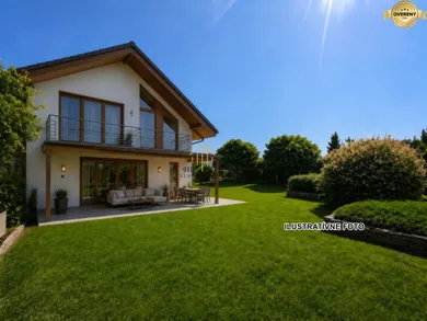 Domy na sprzedaż, 5-pokojowe, Banská Bystrica · €550 000