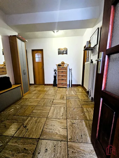 Na predaj 5-izbový dom, 600 m², Kameňany