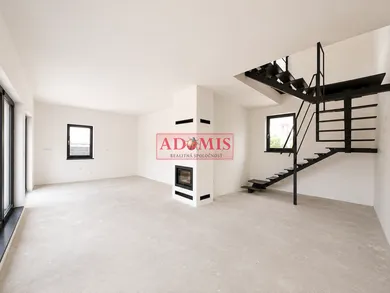 Domy na predaj 4-izbový, Košice-Pereš · €499 300
