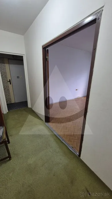 Na predaj 1-izbový byt, 35 m², Komárno, Gen.Klapku