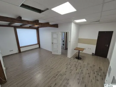 Komerčné priestory na prenájom, Senec · €605