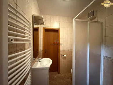 Na prenájom komerčné, 38 m², Piešťany, Nitrianska