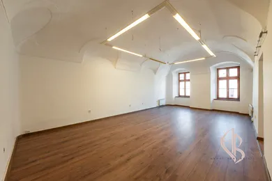Lokale komercyjne na wynajem, Banská Bystrica · €990