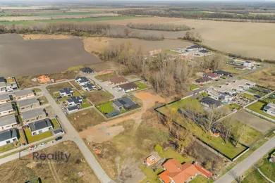 Na predaj pozemok, 179 m², Dunajský Klátov