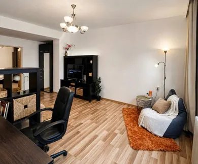 Na prenájom 2-izbový byt, 58 m², Bratislava-Staré Mesto, Palárikova