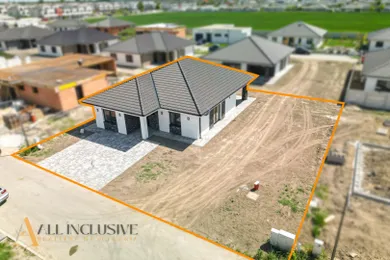 Houses for sale, 4-room in Hviezdoslavov · €399,000