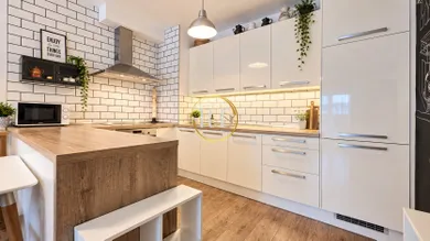 Na predaj 2-izbový byt, 53 m², Bratislava-Petržalka, Žltá