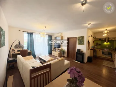 Na predaj 2-izbový byt, 63 m², Bratislava-Petržalka