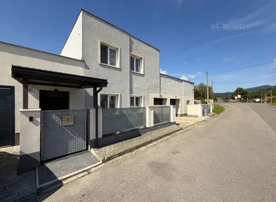 Na predaj objekt, 300 m², Kostolná-Záriečie