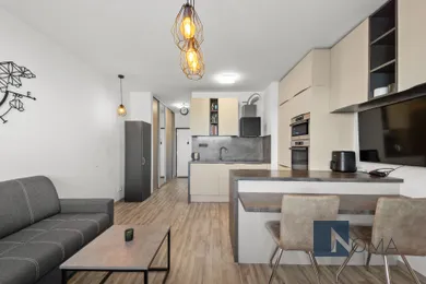 Na prenájom 2-izbový byt, 48 m², Bratislava-Petržalka