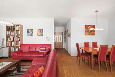 Na predaj 4-izbový byt, 135 m², Bratislava-Nové Mesto, Uhrova