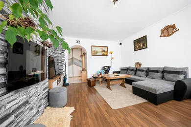 Na predaj 7-izbový dom, 295 m², Hamuliakovo, Dunajská