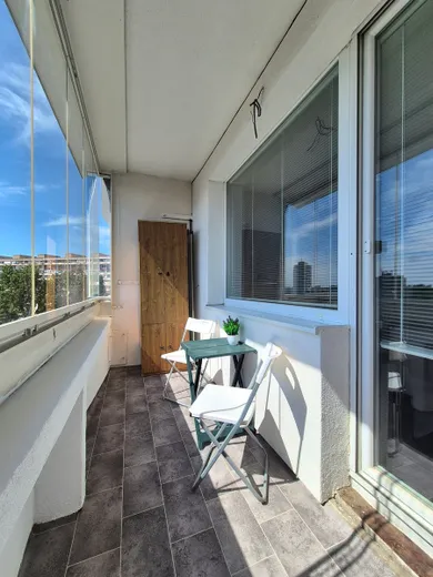 Na prenájom 1-izbový byt, 33 m², Bratislava-Petržalka, Lachova