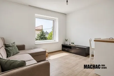 Na prenájom 3-izbový byt, 55 m², Čataj, Hlavná