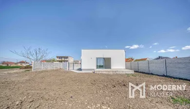 Na predaj 4-izbový dom, 93 m², Tešedíkovo