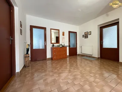 Na predaj 6-izbový dom, 250 m², Levice