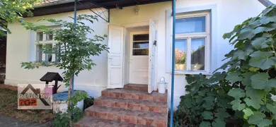 Domy rekreacyjne na sprzedaż, 3-pokojowe, Šurice · €99 000