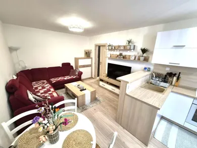 Na predaj 2-izbový byt, 42 m², Košice-Nad jazerom, Meteorová