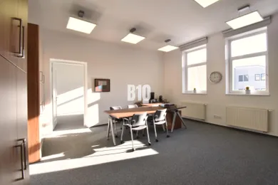 Na prenájom komerčné, 18 m², Žilina