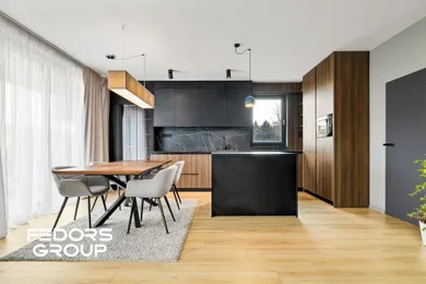 Na predaj 4-izbový byt, 105 m², Bratislava-Staré Mesto, Búdková
