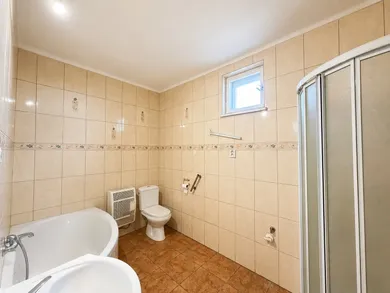 Na predaj dom, 195 m², Veľké Ozorovce