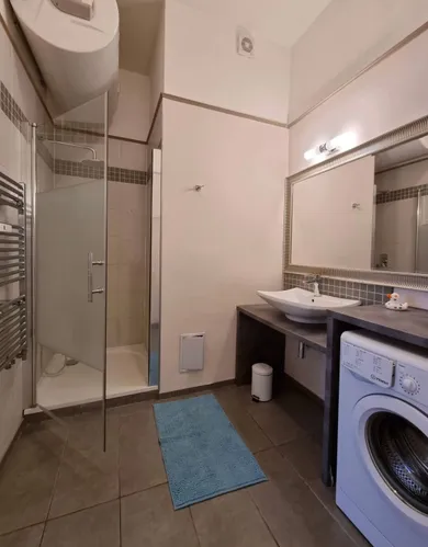 Na prenájom 5-izbový byt, 108 m², Bratislava-Staré Mesto, Obchodná
