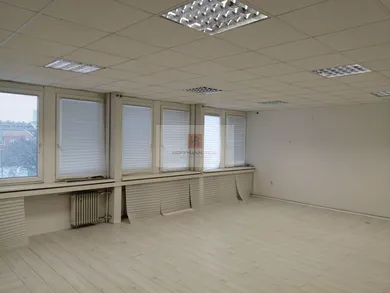 Komerčné priestory na prenájom, Bratislava-Nové Mesto · €333