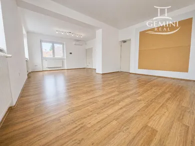 Na prenájom komerčné, 41 m², Rimavská Sobota, Tomášikova