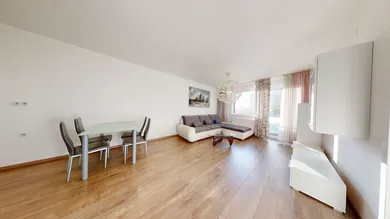 Na prenájom 2-izbový byt, 52 m², Bratislava-Staré Mesto, Blumentálska