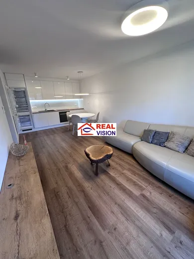 Квартири в оренду, 2-кімнатні, Poprad · €600