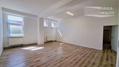 Na prenájom objekt, 32 m², Modra, Šúrska
