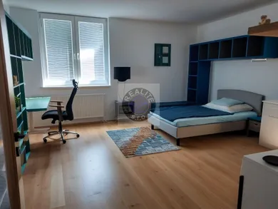 Na predaj 1-izbový byt, 36 m², Bratislava-Karlova Ves, Jána Stanislava