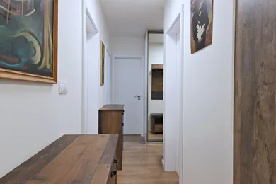 Na predaj 3-izbový byt, 71 m², Bratislava-Lamač, Jána Langoša