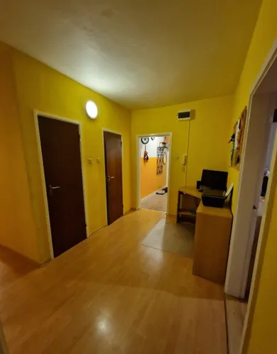 Na predaj 3-izbový byt, 76 m², Bratislava-Dúbravka, Homolova