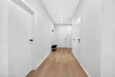 Na prenájom 2-izbový byt, 74 m², Bratislava-Nové Mesto, Americká