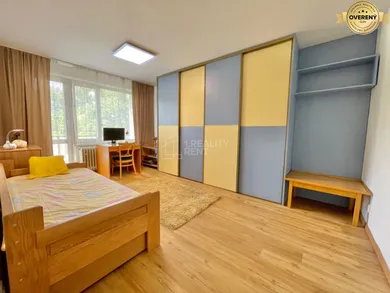 Na predaj 3-izbový byt, 80 m², Žilina, Predmestská