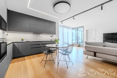 Na predaj 2-izbový byt, 68 m², Bratislava-Staré Mesto, Konvetná