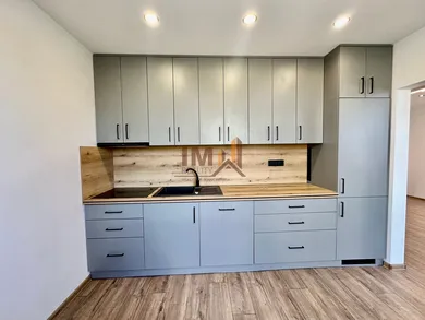 Na predaj 3-izbový byt, 85 m², Nové Zámky
