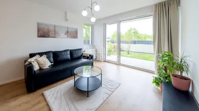 Mieszkania na wynajem, 2-pokojowe, Bratislava-Záhorská Bystrica · €900