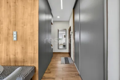 Na predaj 2-izbový byt, 61 m², Bratislava-Nové Mesto, Ďumbierska