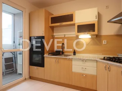 Na predaj 3-izbový byt, 67 m², Bratislava-Petržalka
