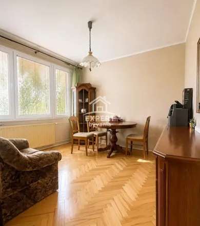 Na predaj 3-izbový byt, 77 m², Topoľčany, PODJAVORINSKEJ