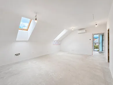Na predaj 4-izbový byt, 104 m², Žarnovica