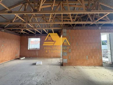 Na predaj 4-izbový dom, 159 m², Nové Zámky