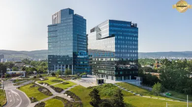 Na prenájom komerčné, 54 m², Bratislava-Nové Mesto, Tomášikova